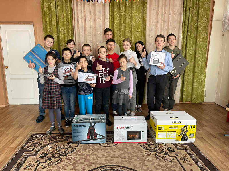 Рязанская энергосбытовая компания подарила Ряжскому социально-реабилитационному центру для несовершеннолетних компьютерную и бытовую технику